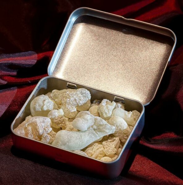Green-white al-hojari frankincense, 40g tinplate box